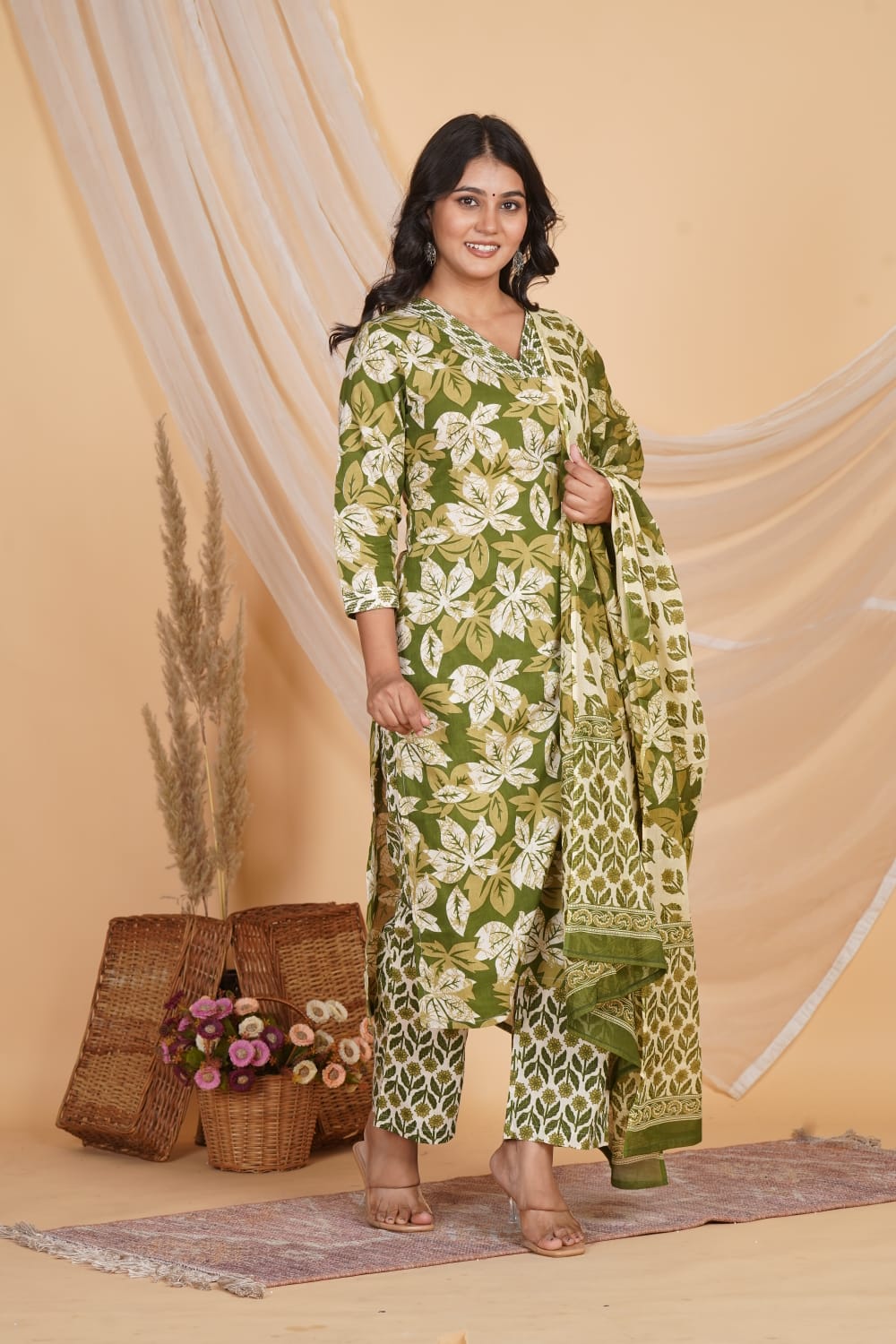 GREEN PRINTED EMBROIDERED NECK 3 PC