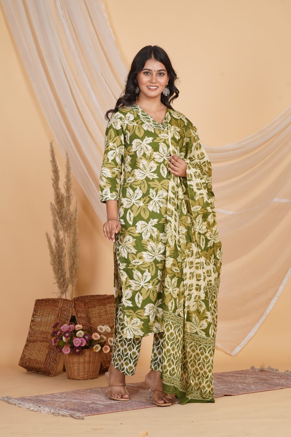 GREEN PRINTED EMBROIDERED NECK 3 PC