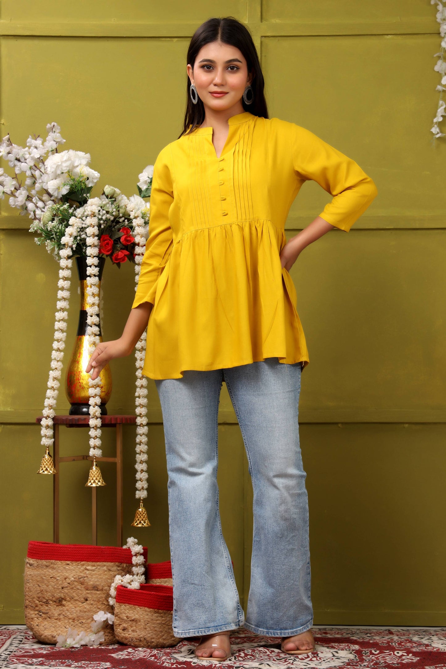 YELLOW SHORT TOP RAYON