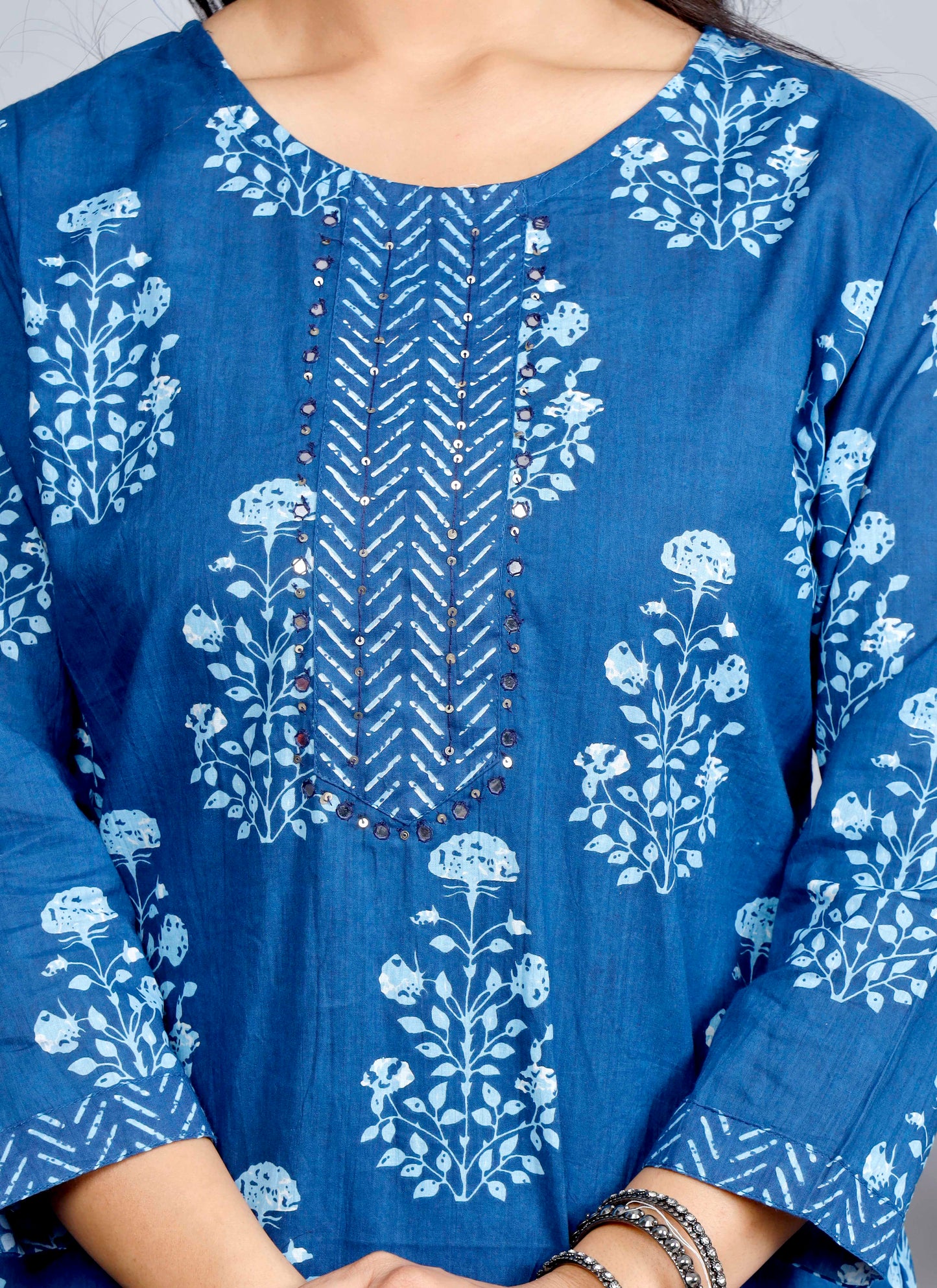 Classic Indigo Blue Floral Printed Cotton Kurta Set with Straight Pants – Elegant Everyday Ethnic Wear