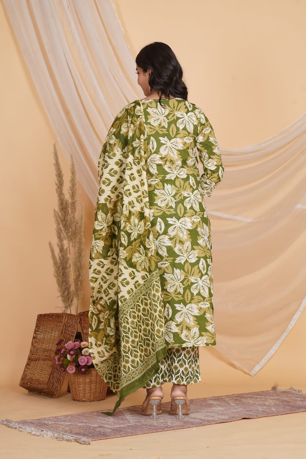 GREEN PRINTED EMBROIDERED NECK 3 PC