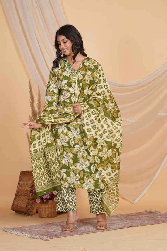 GREEN PRINTED EMBROIDERED NECK 3 PC