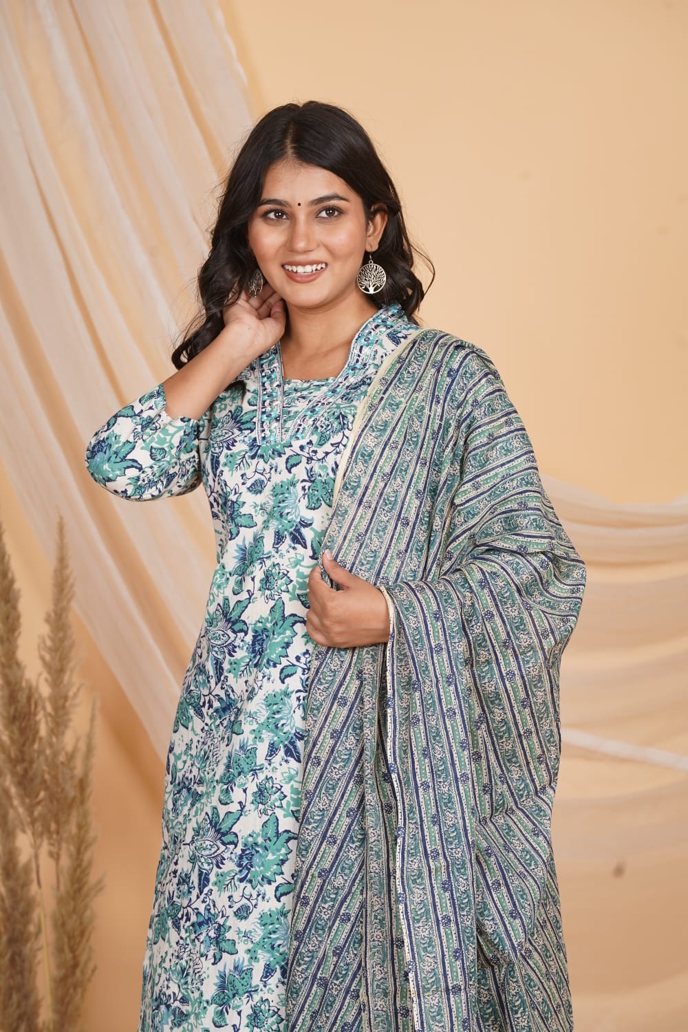 BLUE PRINTED EMBROIDERED NECK 3 PC