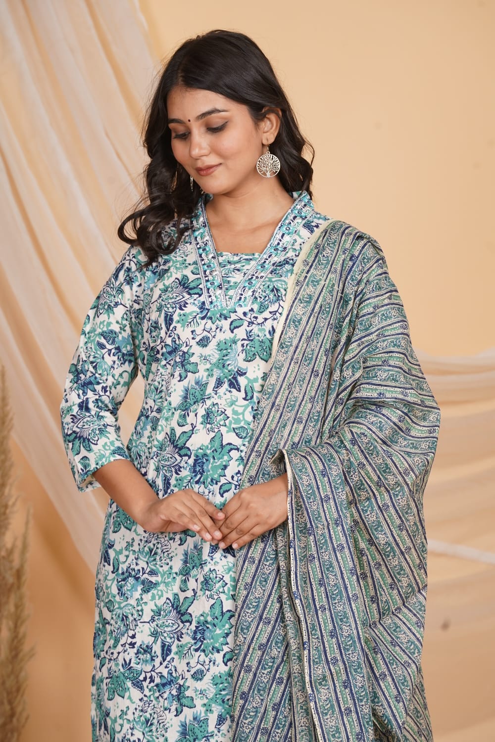 BLUE PRINTED EMBROIDERED NECK 3 PC