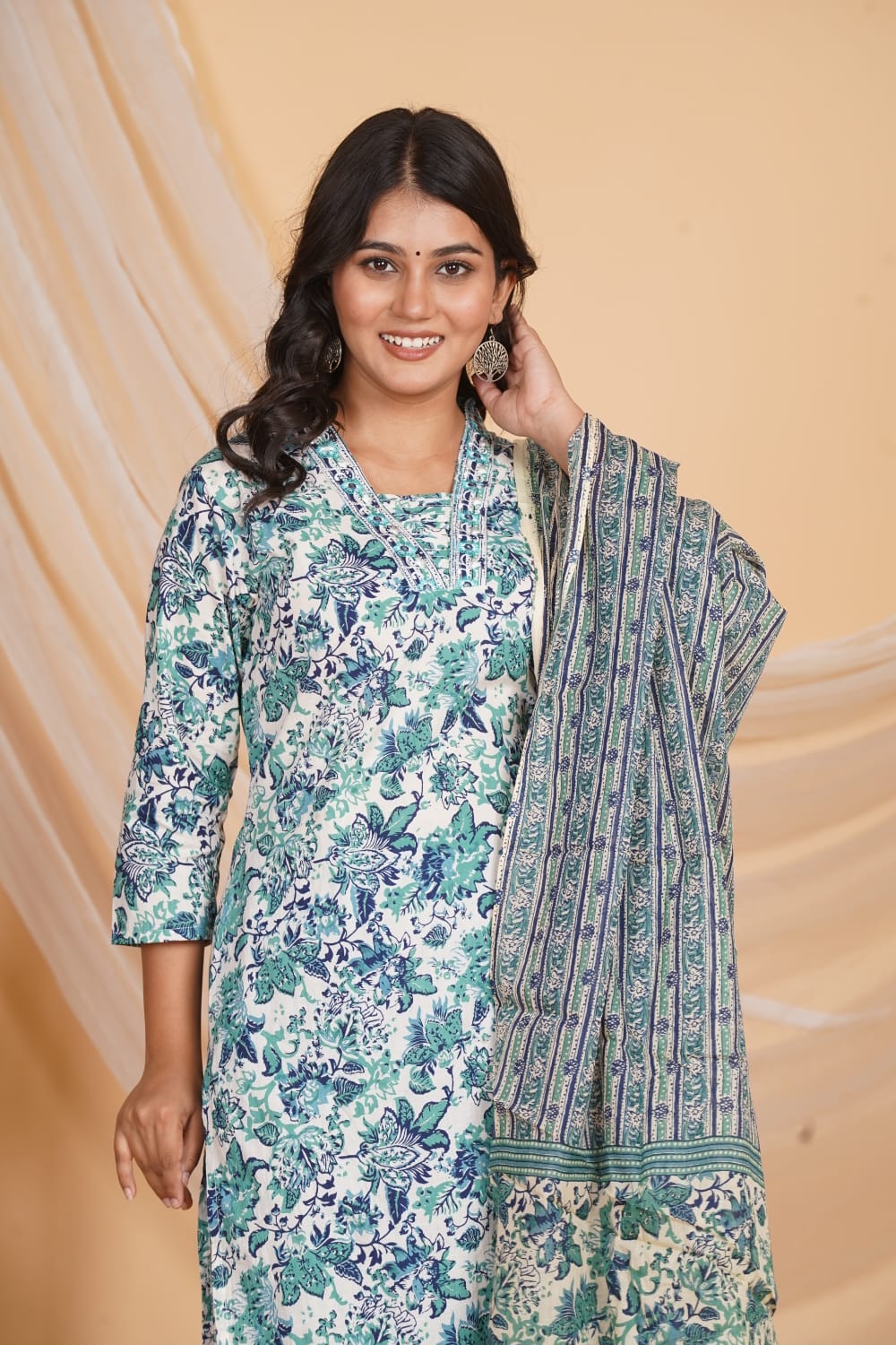 BLUE PRINTED EMBROIDERED NECK 3 PC