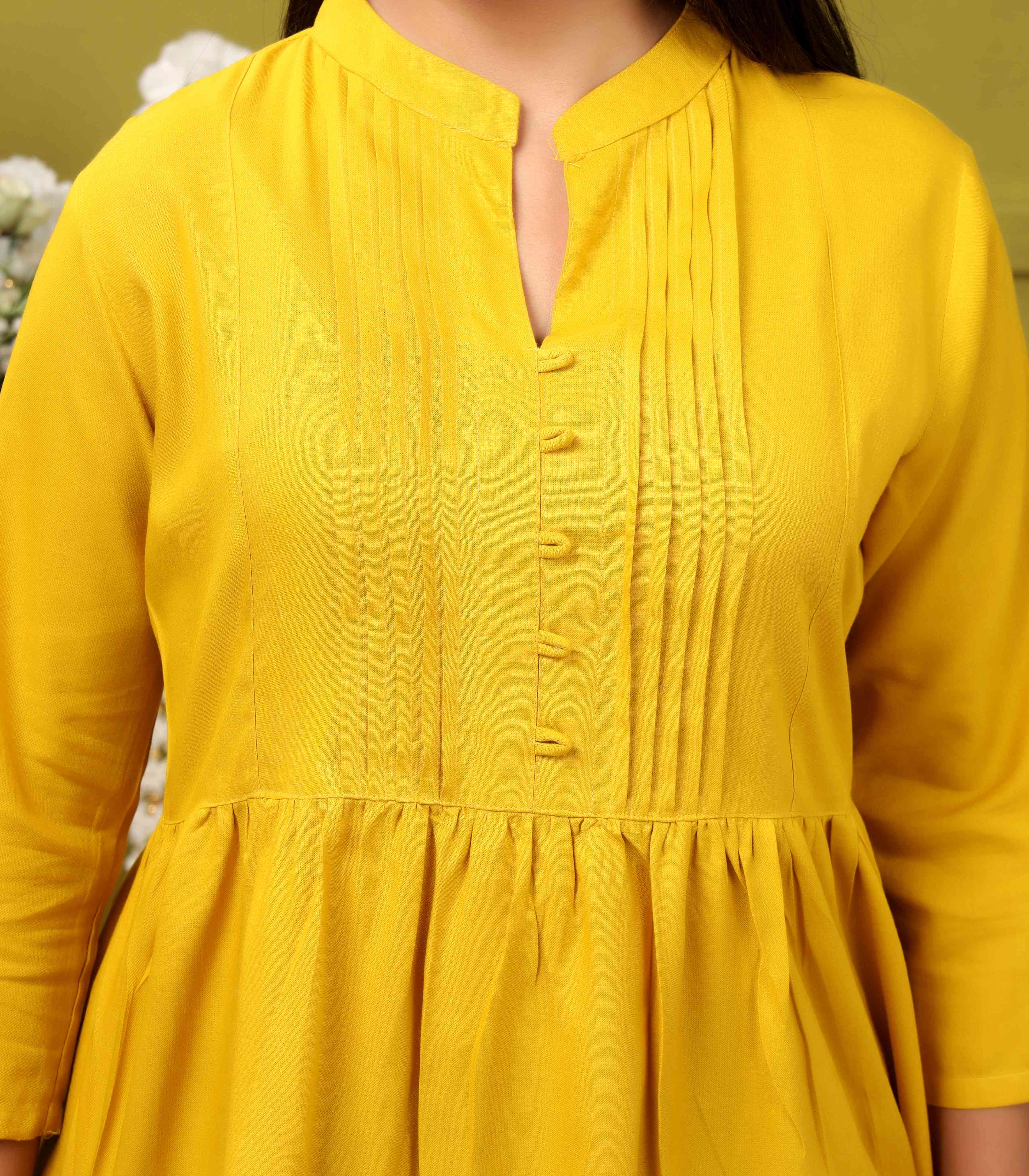 YELLOW SHORT TOP RAYON