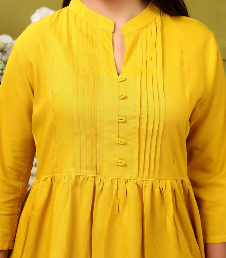 YELLOW SHORT TOP RAYON