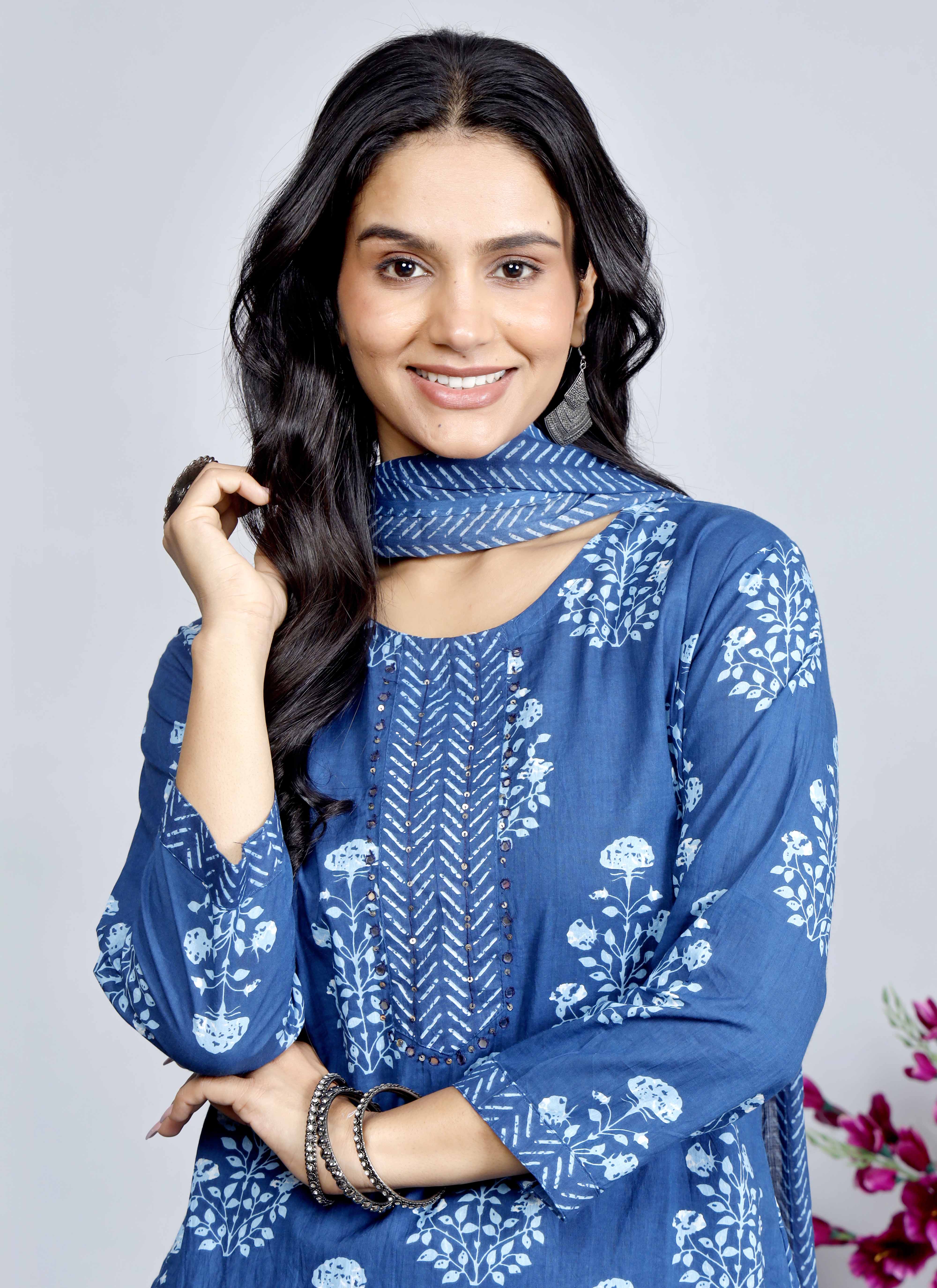 Classic Indigo Blue Floral Printed Cotton Kurta Set with Straight Pants – Elegant Everyday Ethnic Wear